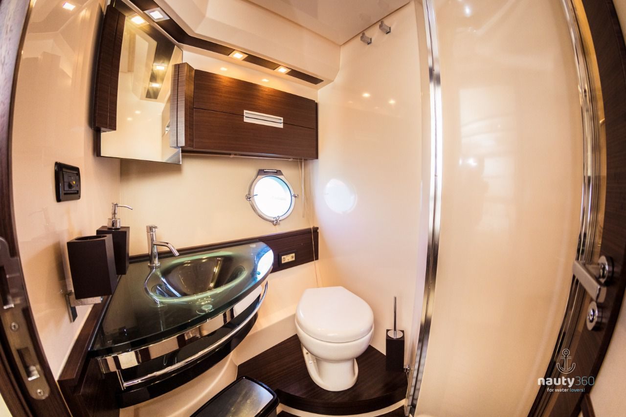 Azimut 62s bathroom