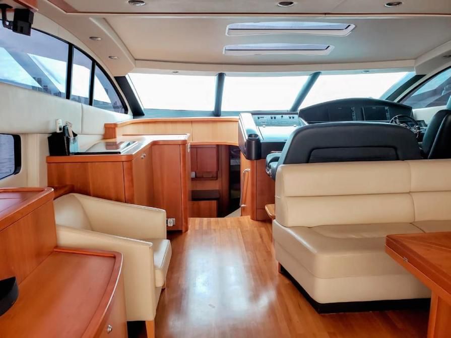 Sunseeker Predator 72 deck